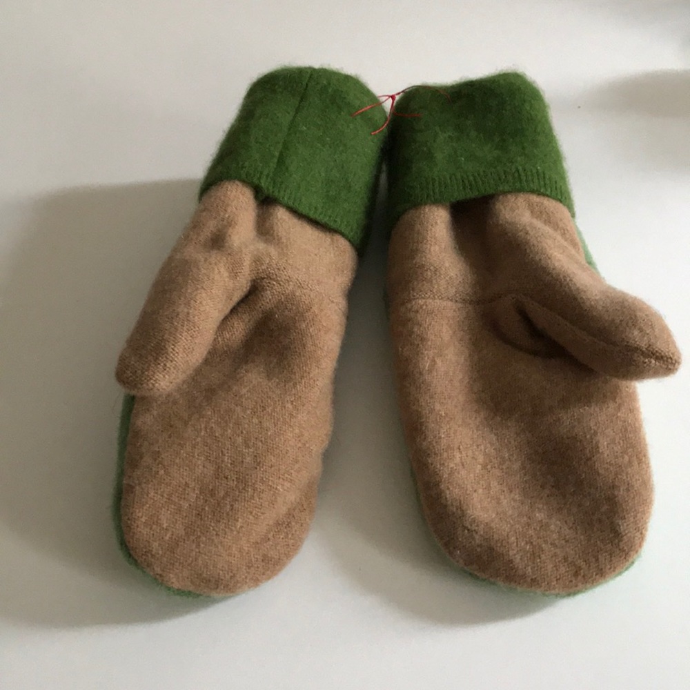 🌻Green soft cozy mittens